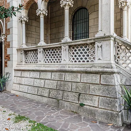 Le Dimore Center - Perfect Location For *